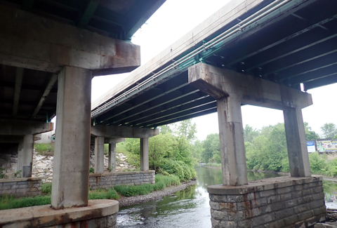 Bridge base documented during visual assessment