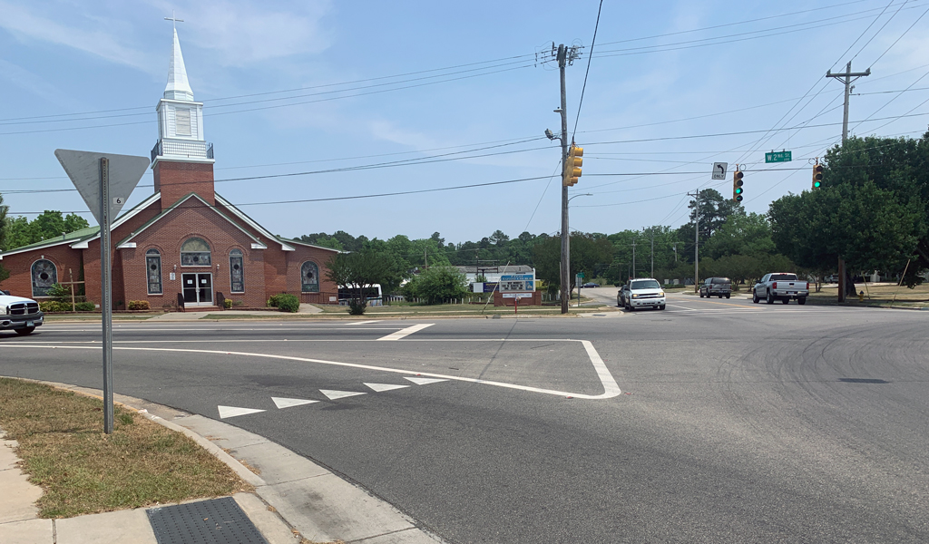 2nd Street existing conditions that show no pedestrians crossings or safety measures.